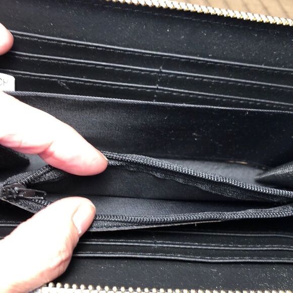 NWT Neon Pineapple 🍍Security Zip Vegan Wallet. Roomy! - Picture 9 of 17